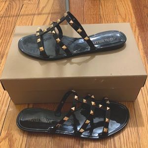 Jelly slides with studs